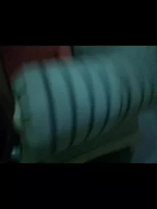 你就不能等我脱了衣裳再操吗？（露脸）