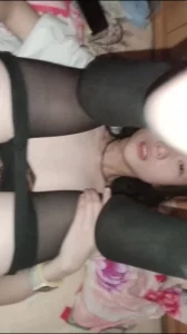 “被邻居听到我看你怎么搞”去经常穿黑丝的05年女同事家里偷情 刺激